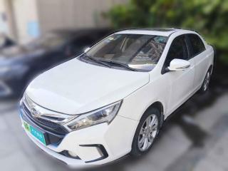 比亚迪秦新能源2015款 1.5T 双冠旗舰版