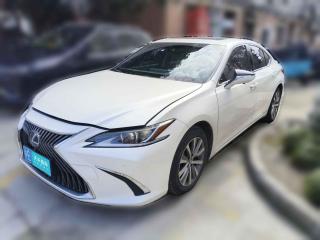 雷克薩斯雷克薩斯ES2020款 300h 卓越版