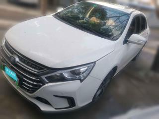 比亞迪秦新能源2017款1.5T尊貴型