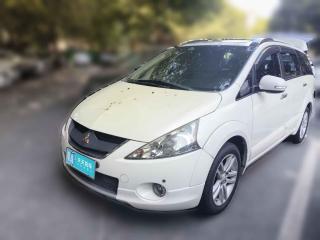 三菱格藍迪2007款 2.4 六座精英版