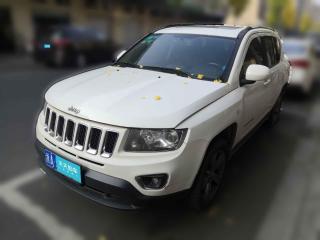 Jeep指南者2014款改款2.4L四驅舒適版