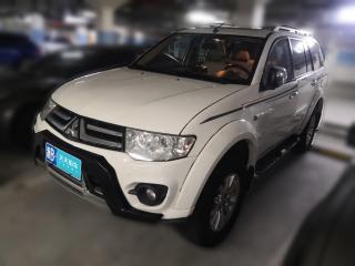 三菱帕杰罗·劲畅2013款 3.0L 自动四驱旗舰版