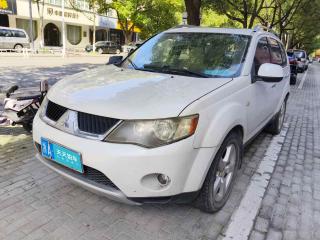 三菱歐藍德2006款 3.0 豪華型