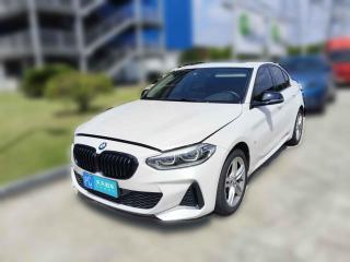 宝马宝马1系2022款 120i M运动曜夜版