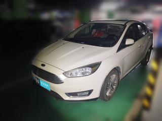 福特福克斯2017款 三厢 EcoBoost 180 自动旗舰型