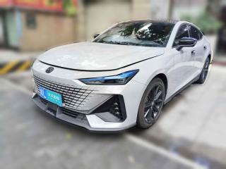 长安长安UNI-V2022款 1.5T 尊贵型