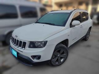 Jeep指南者2014款改款2.4L四驅(qū)舒適版