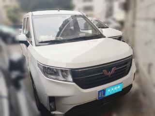 五菱汽車五菱宏光PLUS2020款 1.5L 手動舒適型 7座