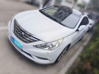 現(xiàn)代索納塔2011款 2.0L 自動(dòng)至尊版