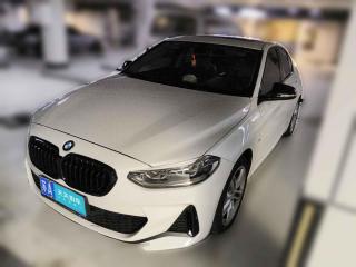 寶馬寶馬1系2021款 120i M運動曜夜版