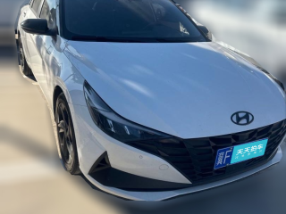 现代伊兰特2022款 1.5L CVT LUX尊贵版