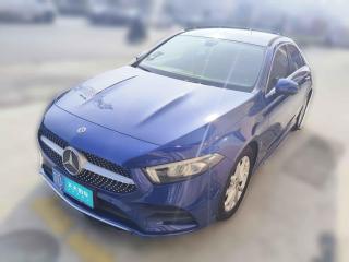 奔驰奔驰A级2020款 改款 A 200 L 运动轿车时尚型