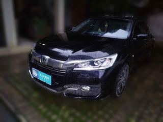 本田雅阁2016款2.0L舒适版