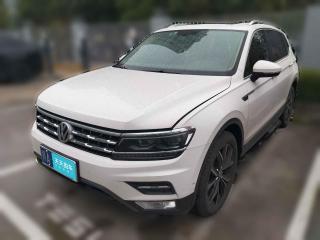 大众途观L2017款330TSI自动两驱旗舰版