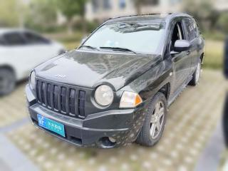 Jeep指南者2010款 2.4L 四驅(qū)運(yùn)動(dòng)版