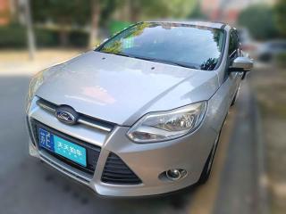 福特福克斯2012款三廂1.6L手動風尚型