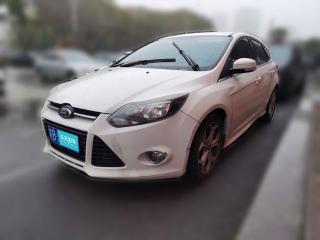 福特福克斯2012款两厢2.0L自动豪华运动型