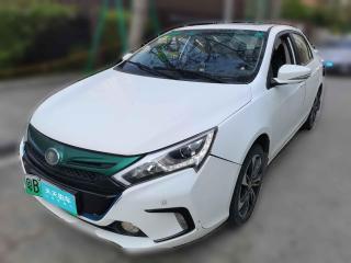 比亞迪秦新能源2015款1.5T雙冠旗艦版