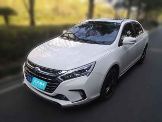 比亚迪秦新能源2017款1.5T尊贵型