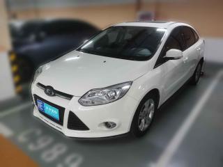 福特福克斯2015款三廂1.6L自動風尚型