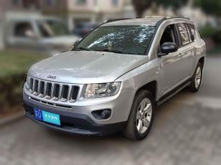 Jeep指南者2011款2.4L四驅(qū)經(jīng)典升級(jí)版