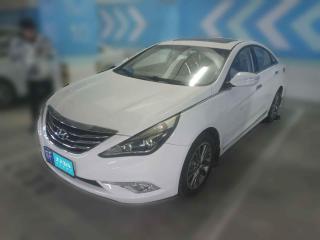 现代索纳塔2015款 经典 2.0L 自动豪华版