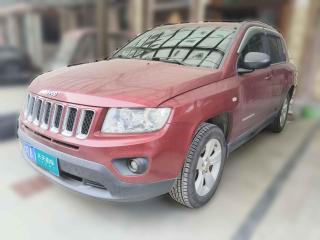 Jeep指南者2011款 2.4L 四驱运动版