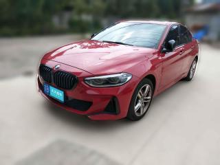 宝马宝马1系2021款 120i M运动曜夜版