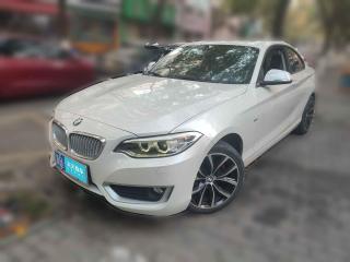 寶馬寶馬2系2014款220i運動設計套裝