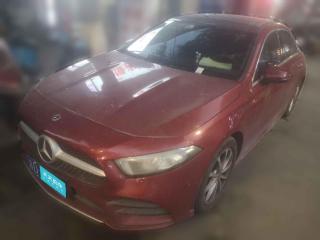 奔驰奔驰A级2021款A200L运动轿车动感型