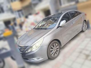 現(xiàn)代索納塔2013款 2.0L 自動尊貴版