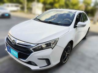 比亞迪秦新能源2014款 1.5T 酷黑騎士旗艦型