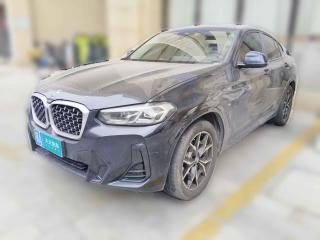 宝马宝马X42022款 xDrive 25i M运动套装