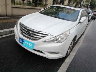 現(xiàn)代索納塔2011款2.0L自動領(lǐng)先版