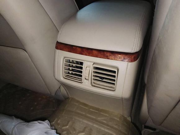 [广州·粤A] 二手丰田皇冠2005款 3.0L Royal Saloon