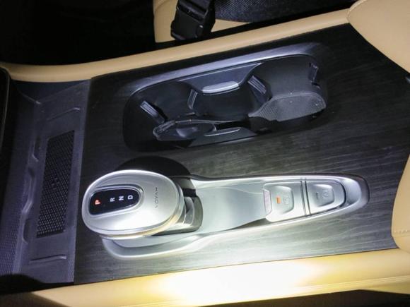 [上海·沪A] 二手岚图汽车岚图梦想家2024款 PHEV 超长续航尊贵版