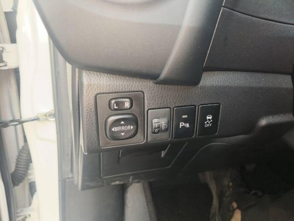 [广州·粤T] 二手丰田雷凌2017款 改款 185T CVT精英版 国VI