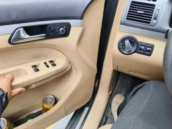 [上海·沪A] 二手大众途安2011款 1.4T DSG智雅版5座