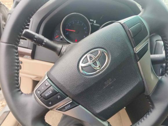 [上海·粤E] 二手丰田锐志2010款 2.5V 风尚菁英版