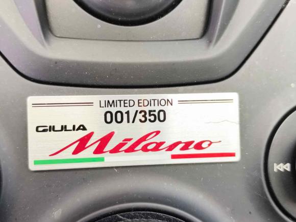 [上海·沪D] 二手阿尔法·罗密欧Giulia朱丽叶2017款 2.0T 280HP Milano限量版