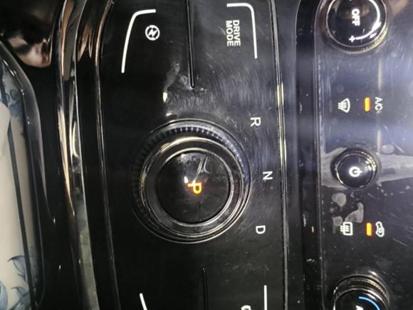 [上海·沪A] 二手哪吒汽车哪吒U2023款 哪吒U-Ⅱ 挑战版 500 磷酸铁锂