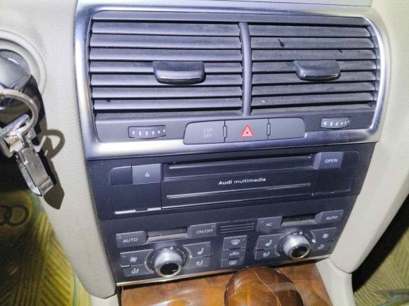 [广州·京N] 二手奥迪奥迪Q72010款 3.6 FSI quattro 豪华型