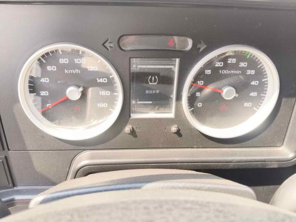 [常州·苏D] 二手依维柯依维柯得意2022款 2.5T A37 M1客车 5-9座长轴中顶双胎手动门