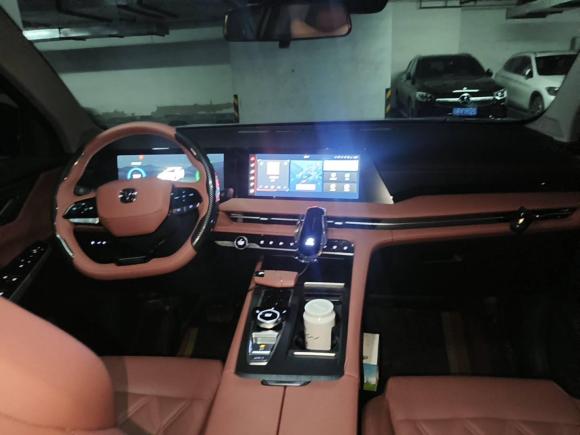 [深圳·粤B] 二手长安长安CS75 PLUS 智电iDD2023款 智电iDD 智领型