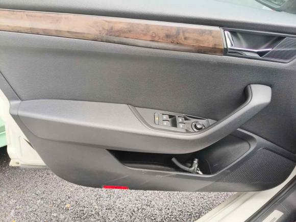 [广州·粤T] 二手斯柯达速派2016款 改款 TSI380 DSG尊行版