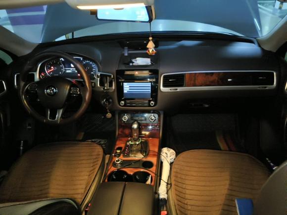 [无锡·沪C] 二手大众途锐2011款 3.0TSI 标配型