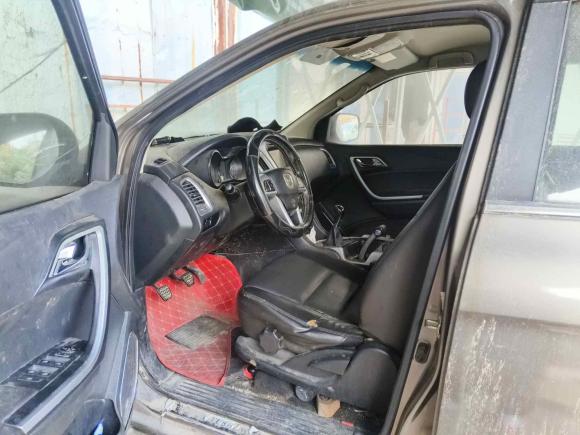 [宁波·浙B] 二手驭胜驭胜S3502013款 2.4T 手动两驱柴油豪华版5座