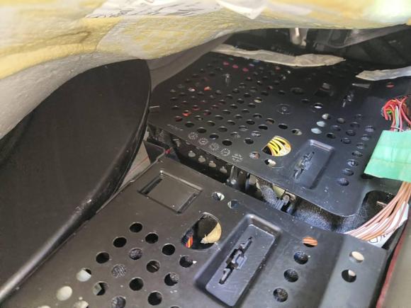 [广州·粤B] 二手奔驰奔驰EQC2021款 EQC 350 4MATIC