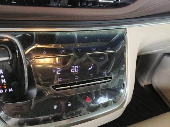 [常州·苏D] 二手别克别克GL82020款 陆上公务舱 652T 豪华型