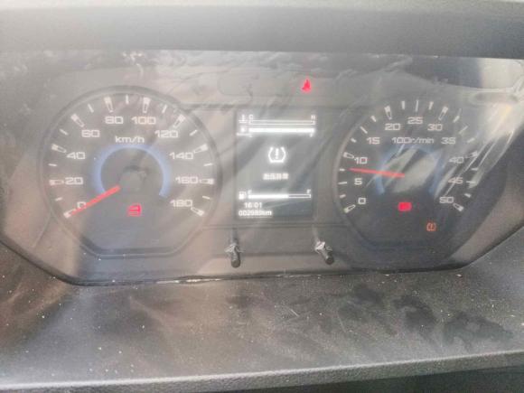 [杭州·浙A] 二手依维柯依维柯得意2023款 2.5T A37M1长轴中顶双胎手动门5-9座